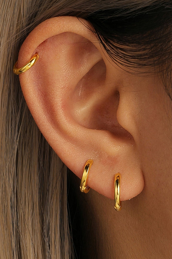 Emilia – Feine goldene Ohrringe mit weichem Glanz.