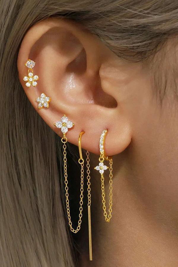 Magdalena – Goldene Ohrringe mit minimalistischem Design.