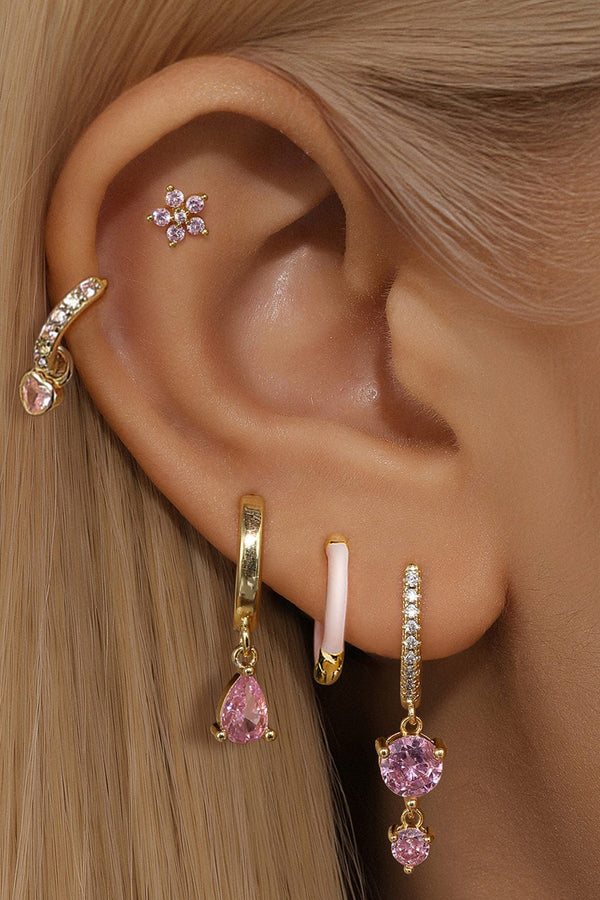 Antonia – Goldene Ohrringe mit glänzendem Finish.