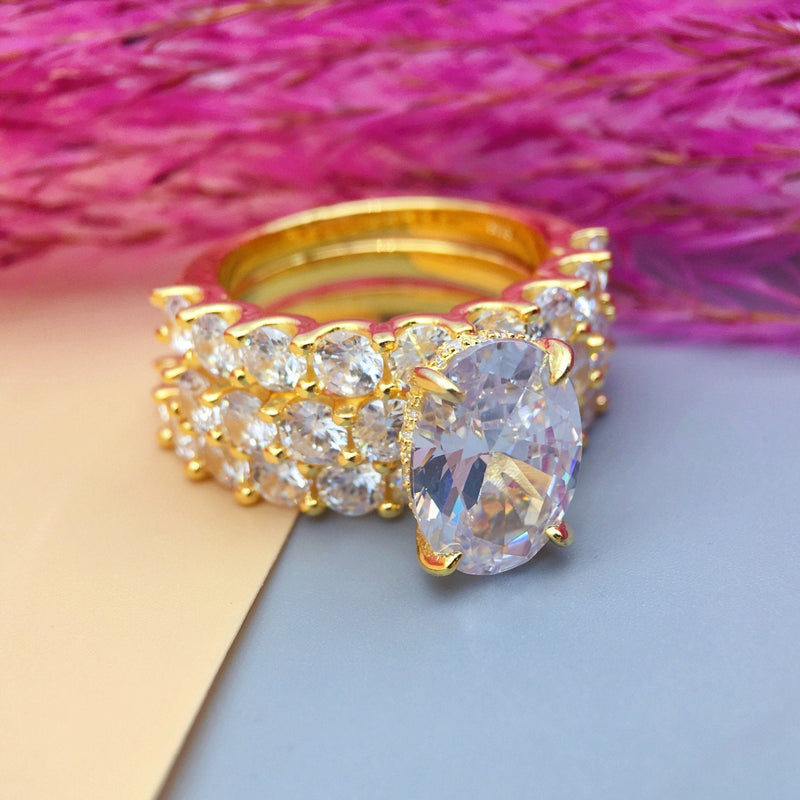 Greta – Silberner Diamantring mit ornamentalem Muster.