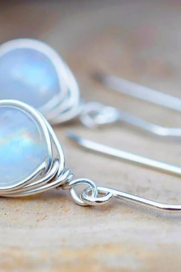 Andrea - Zeitlose Mondstein Ohrringe