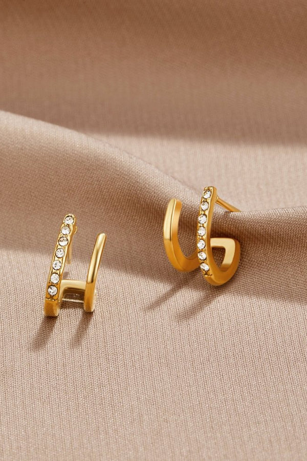 Sabine – Goldene Creolen mit geometrischem Twist.