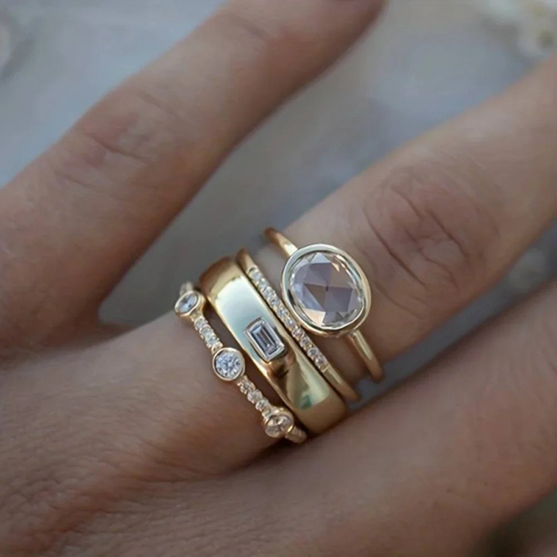 Vintage-Goldring mit Zirkonia