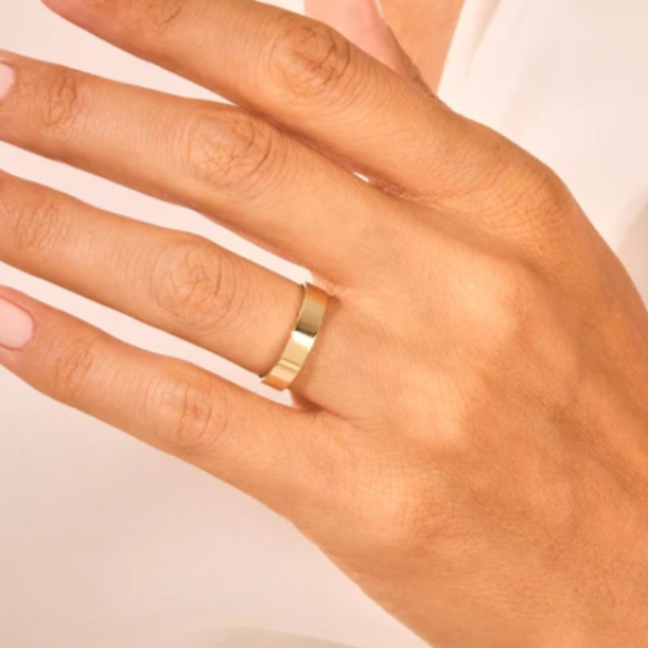 ohanna – Solitärring mit rundem Diamanten.