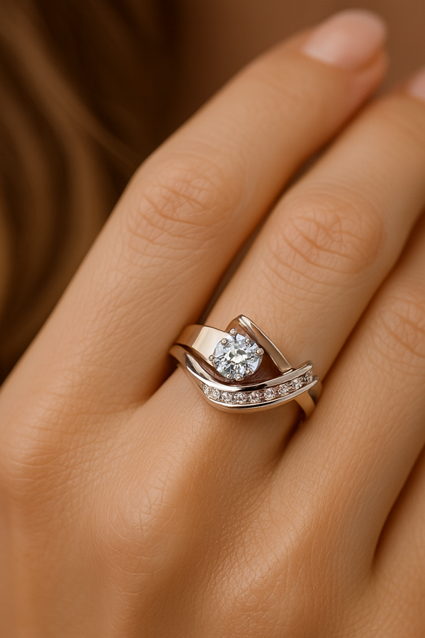 Carlotta - Vintage Unregelmäßiger Gold- & Silber-Zirkonia-Ring