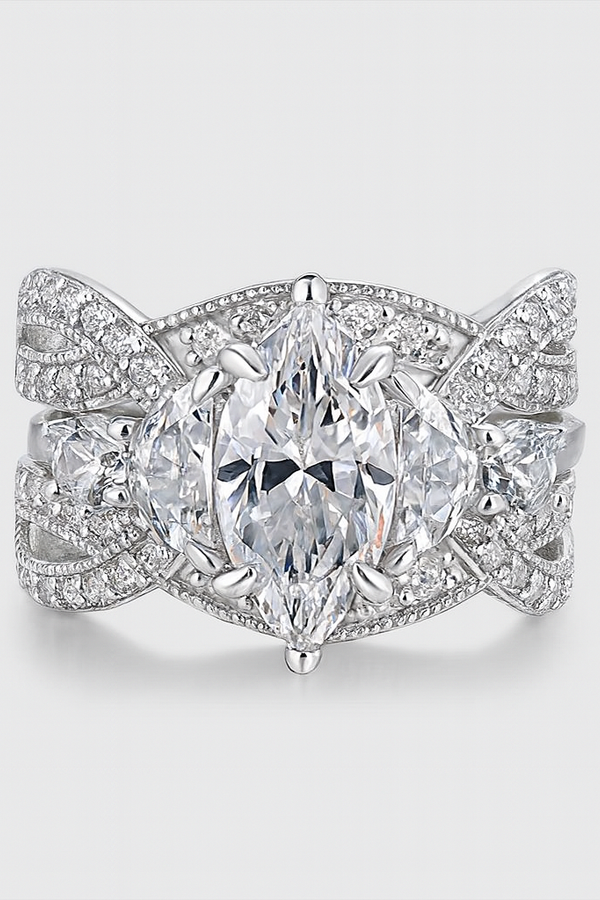 Emilia – Glänzender Diamantring mit rechteckigem Schliff.