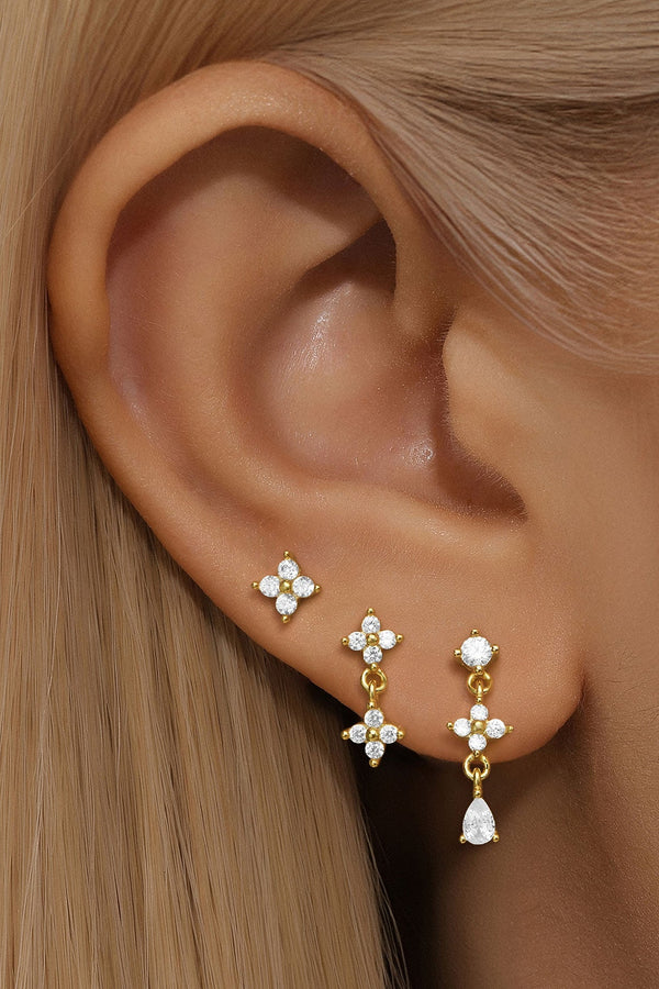 Anika – Goldene Ohrringe mit dezenter Bewegung.