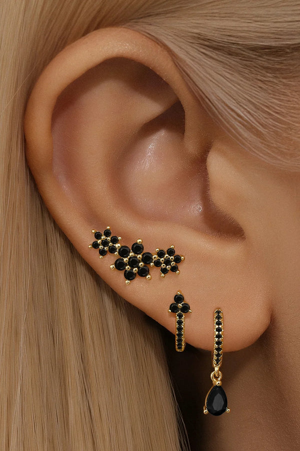 Sabina – Goldene Ohrringe mit modernem Touch.