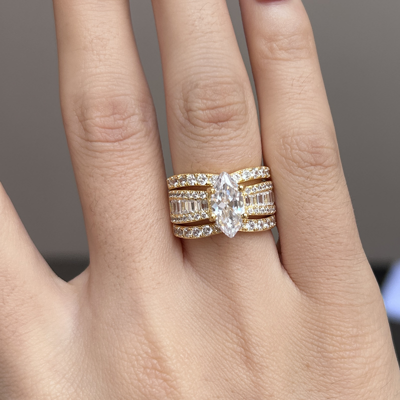 Verena – Diamantring-Set mit goldenen Akzenten.