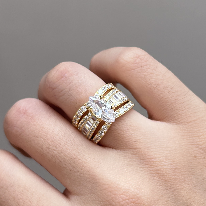 Verena – Diamantring-Set mit goldenen Akzenten.