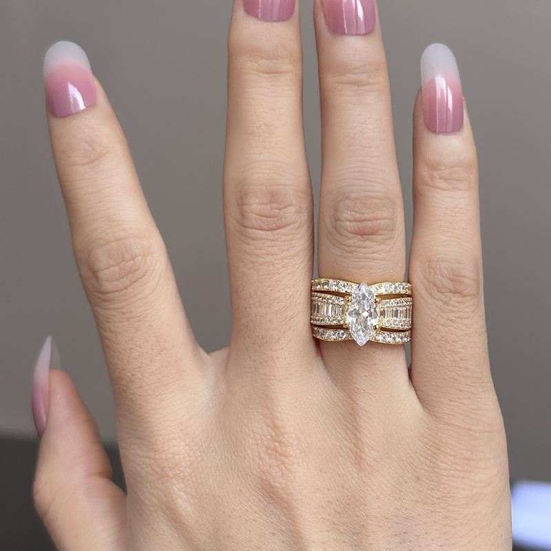 Verena – Diamantring-Set mit goldenen Akzenten.