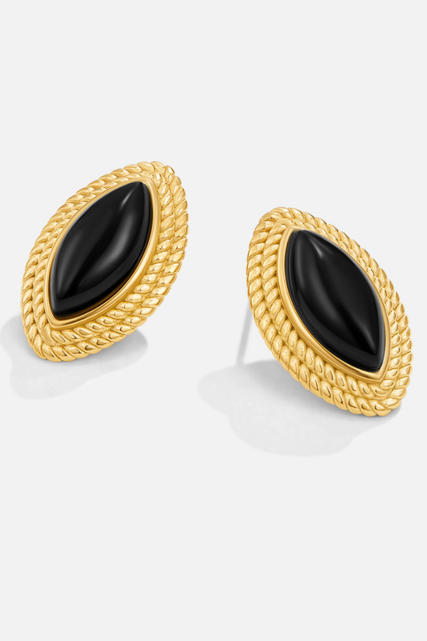 Helga – Ovale Ohrstecker mit schwarzem Stein.