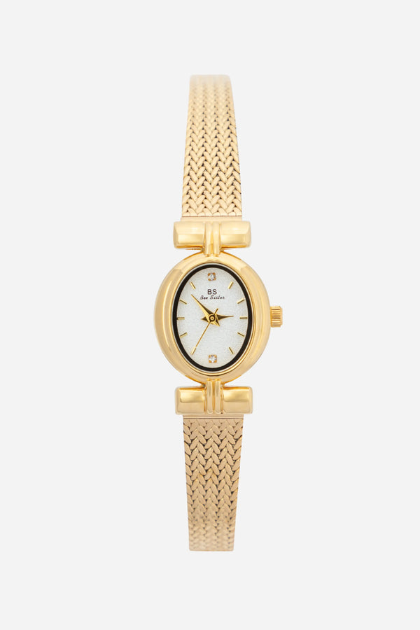 Selina – Goldene Uhr mit ovalem Design.