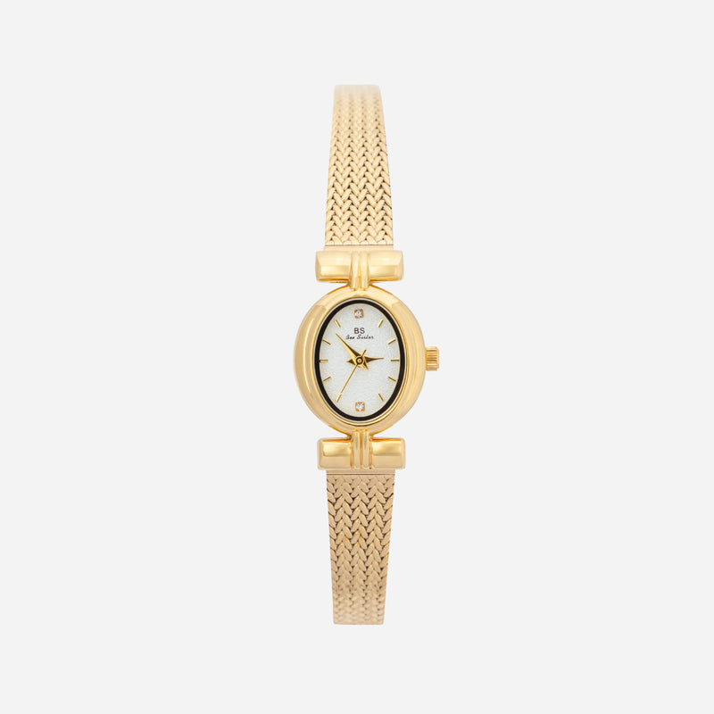 Selina – Goldene Uhr mit ovalem Design.