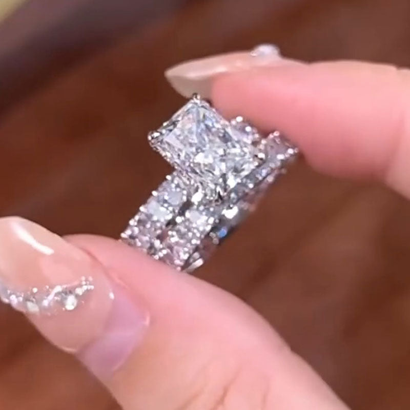 Katharina – Diamantring mit markantem Baguette-Schliff.