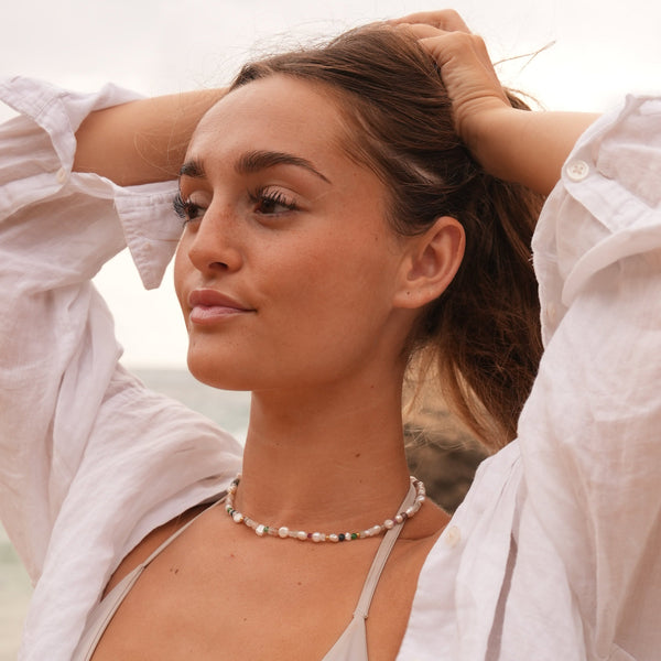 Clara – Feine, goldene Kette mit Mini-Perlen.