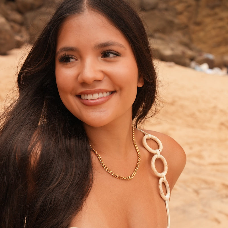 Elisabeth – Große, goldene Gliederkette.