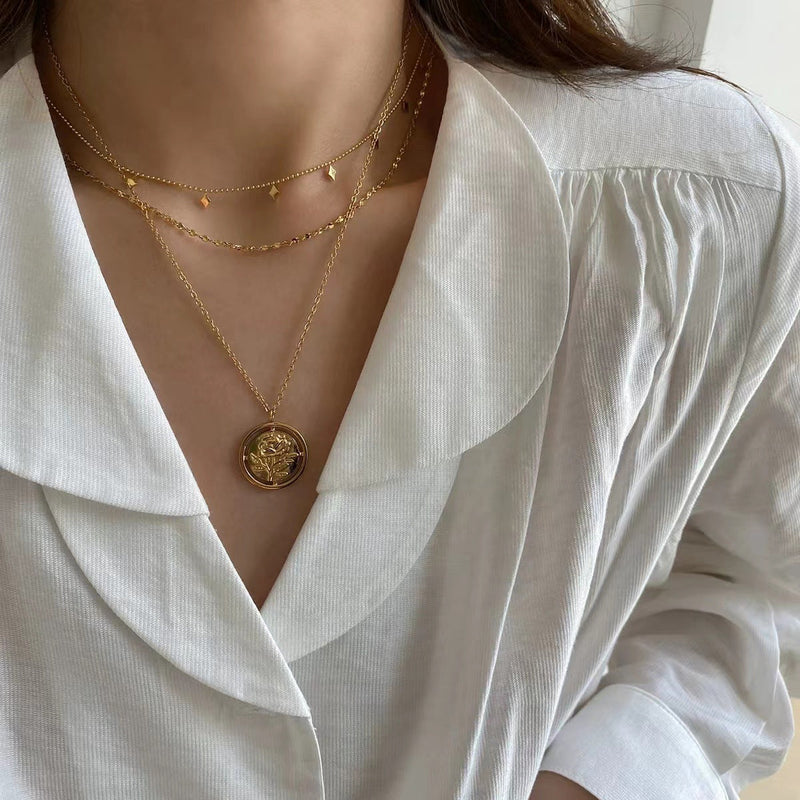 Helene – Dezente Goldkette mit geometrischem Charme.