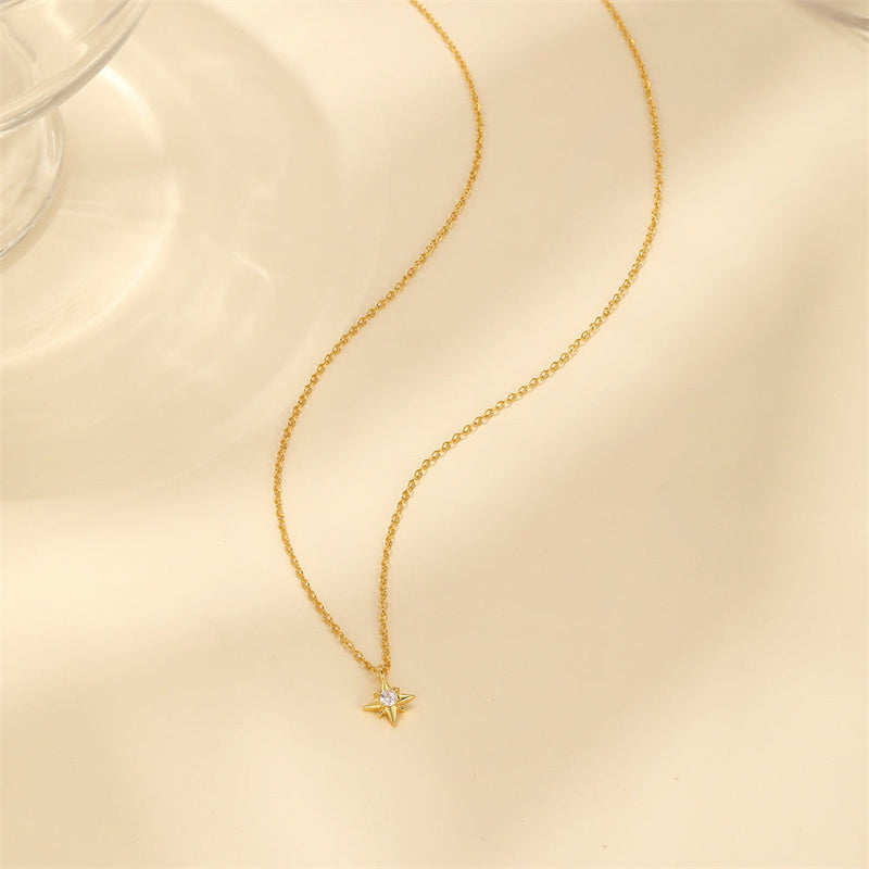 Lina – Feine Silberkette mit rundem Medaillon.