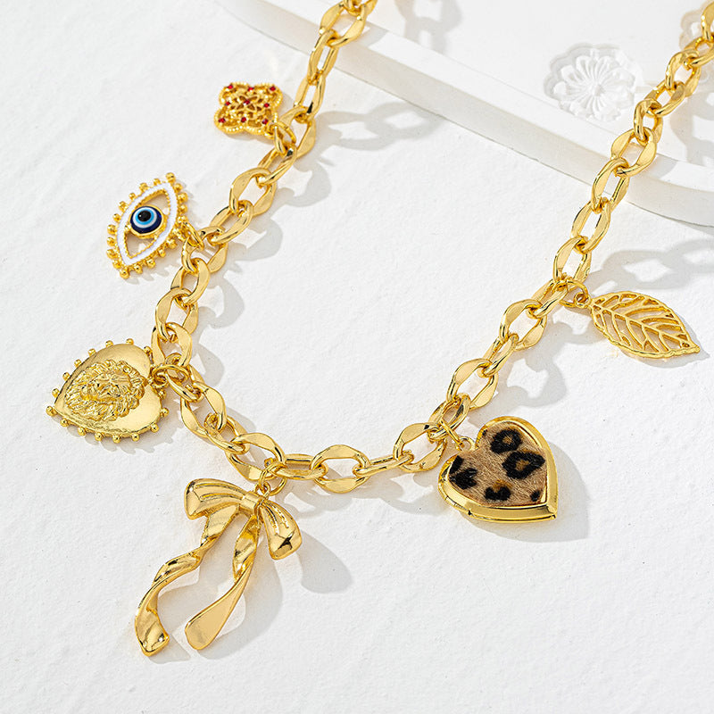 Theresa – Statement-Kette mit glänzenden Elementen.