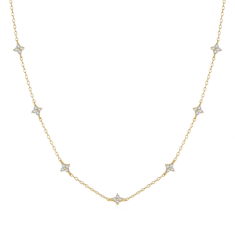 Veronika – Schmale Silberkette mit vertikalem Anhänger.