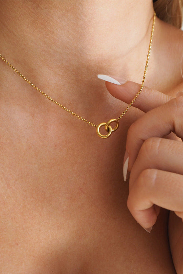 Marisa – Feine Silberkette mit kleinem Kreisanhänger.