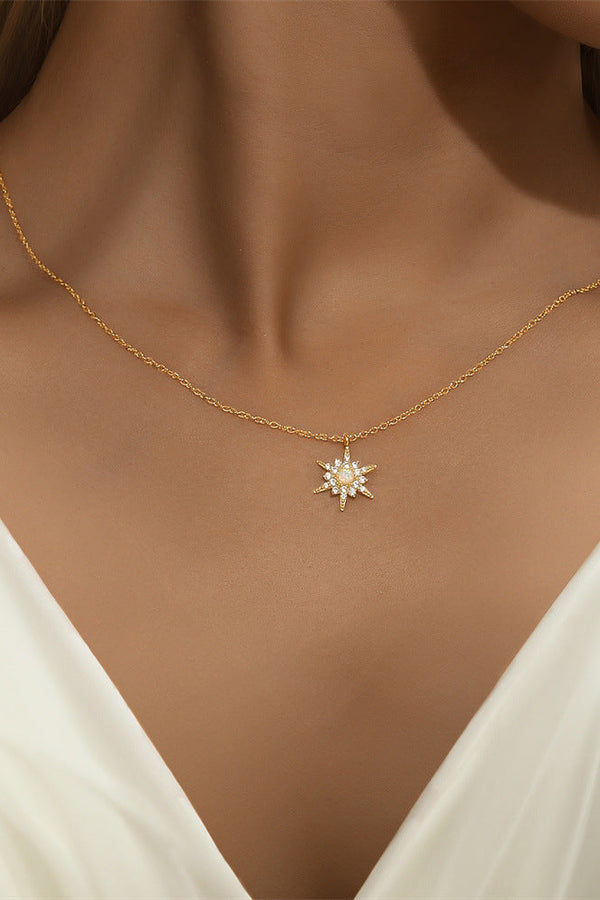 Amelie – Feine silberne Halskette mit rundem Anhänger.