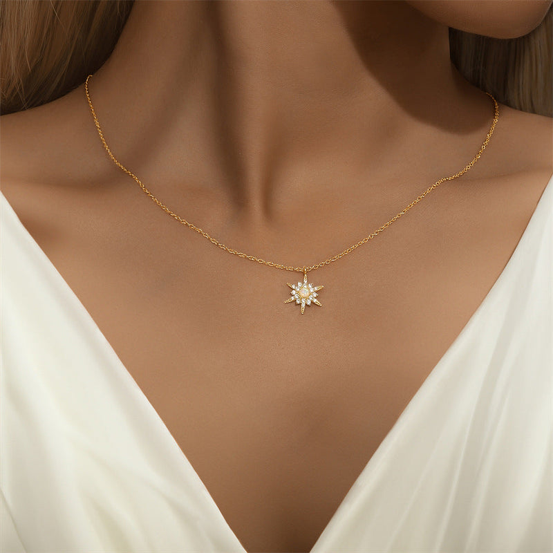 Amelie – Feine silberne Halskette mit rundem Anhänger.