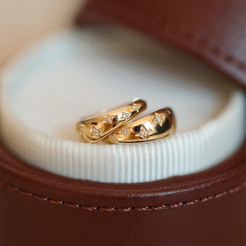 Johanna-Marie – Silberne Ohrringe mit glänzender Oberfläche.