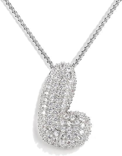 Frieda – Goldene Gliederkette mit organischem Anhänger.