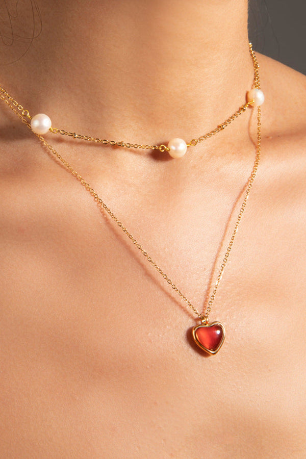 Marlene – Feine Kette mit schimmerndem Tropfenanhänger.