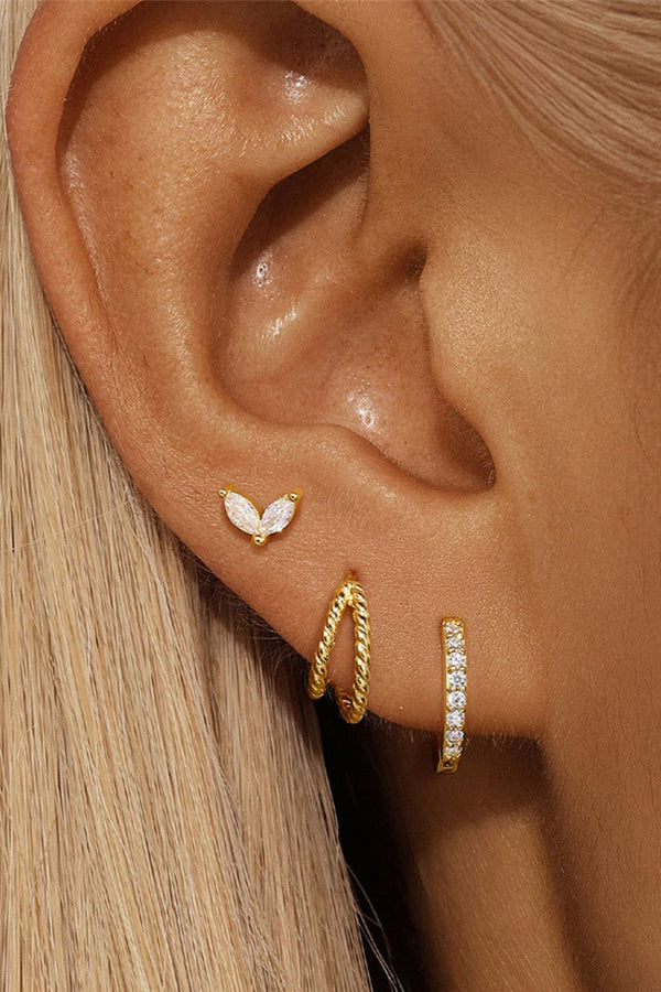 Mara – Goldene Ohrringe mit weichem Schwung.