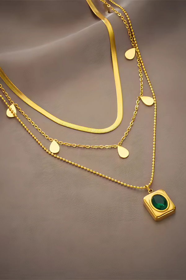 Leonie – Smaragd-Kette mit runden Akzenten.