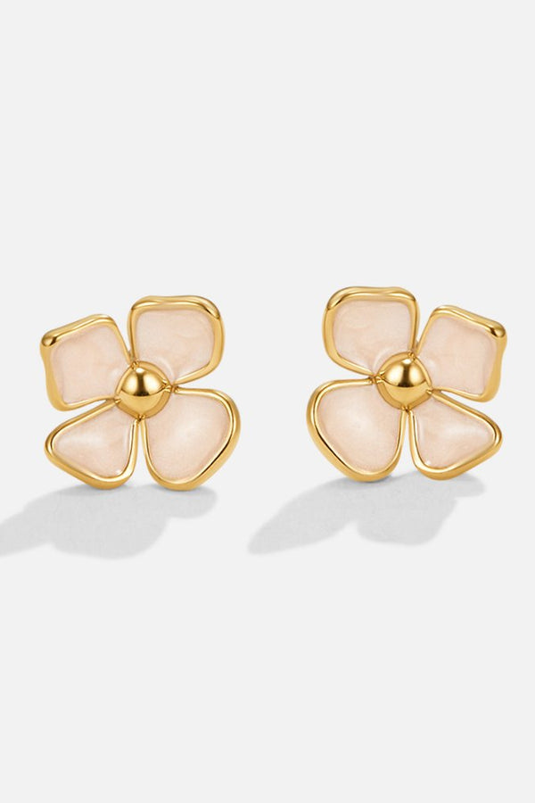 Greta – Runde Ohrstecker mit floralem Design.