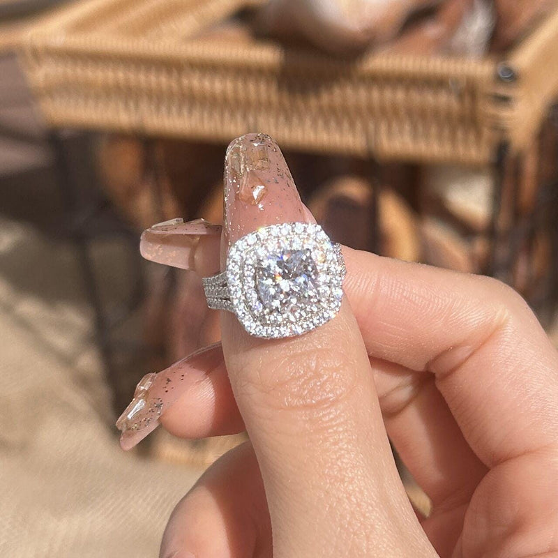 Frieda – Solitärring mit funkelndem Rundstein.