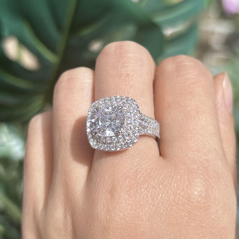 Frieda – Solitärring mit funkelndem Rundstein.