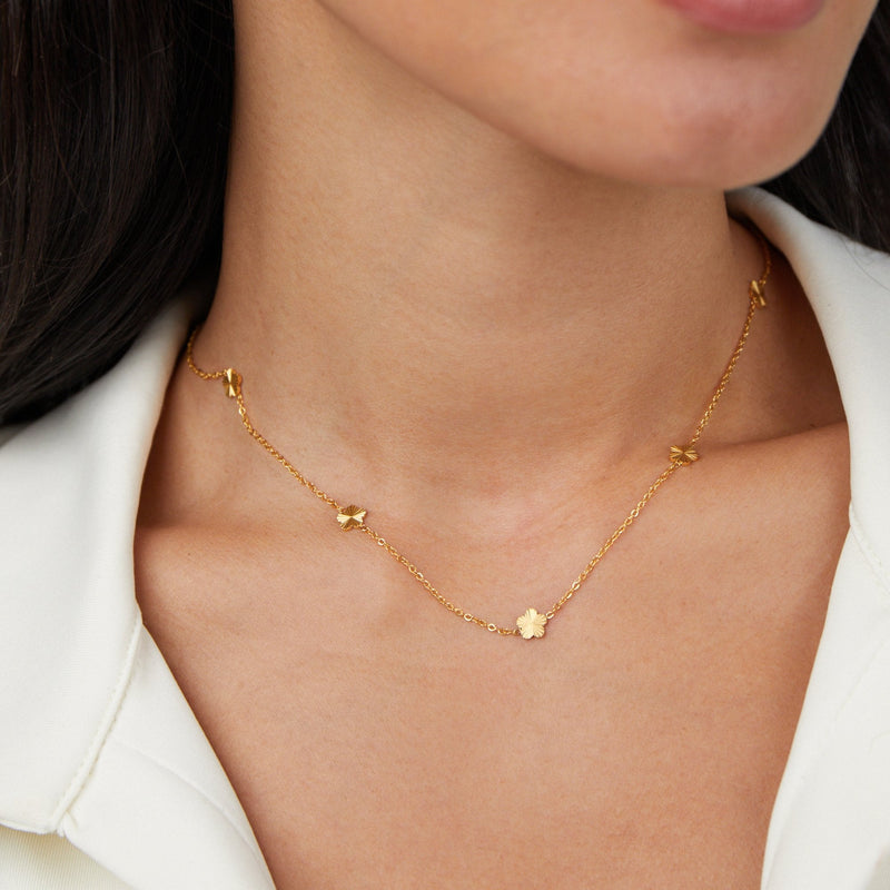 Kathrin – Kette mit feinen Farbakzenten.