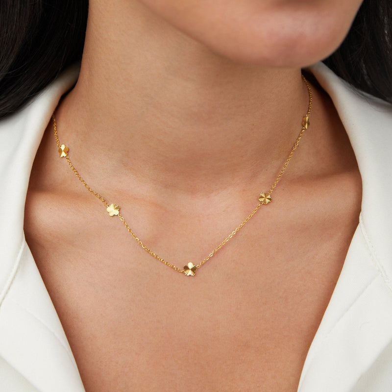 Kathrin – Kette mit feinen Farbakzenten.