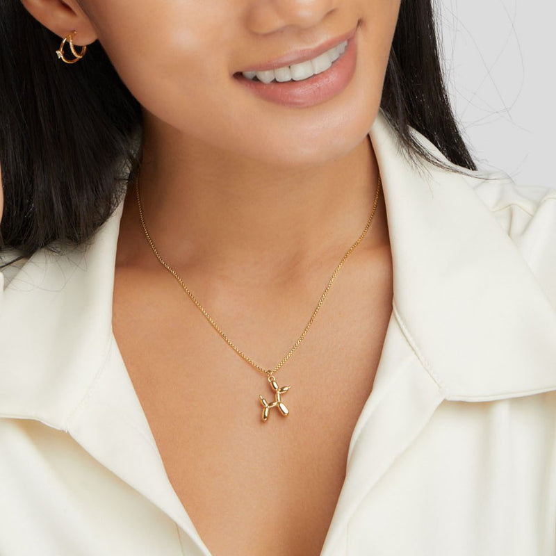 Nora – Feine Kette mit Schmetterlingsanhänger.