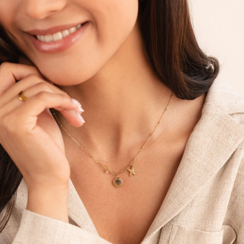 Greta – Kette mit Sternanhänger in Goldoptik.