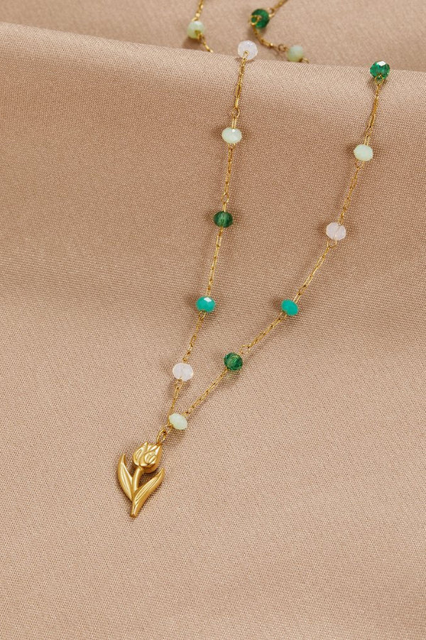 Anneliese – Goldene Kette mit glatter Schlangenstruktur.