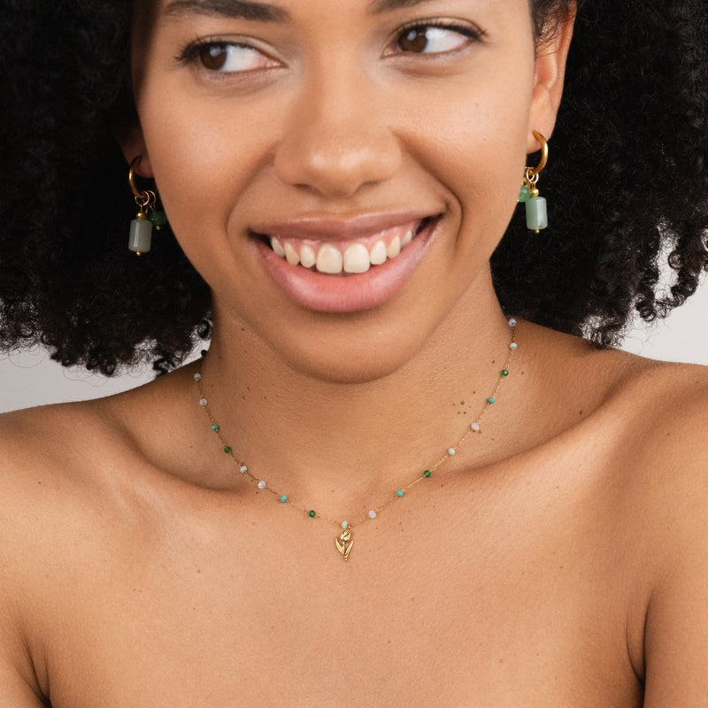 Anneliese – Goldene Kette mit glatter Schlangenstruktur.