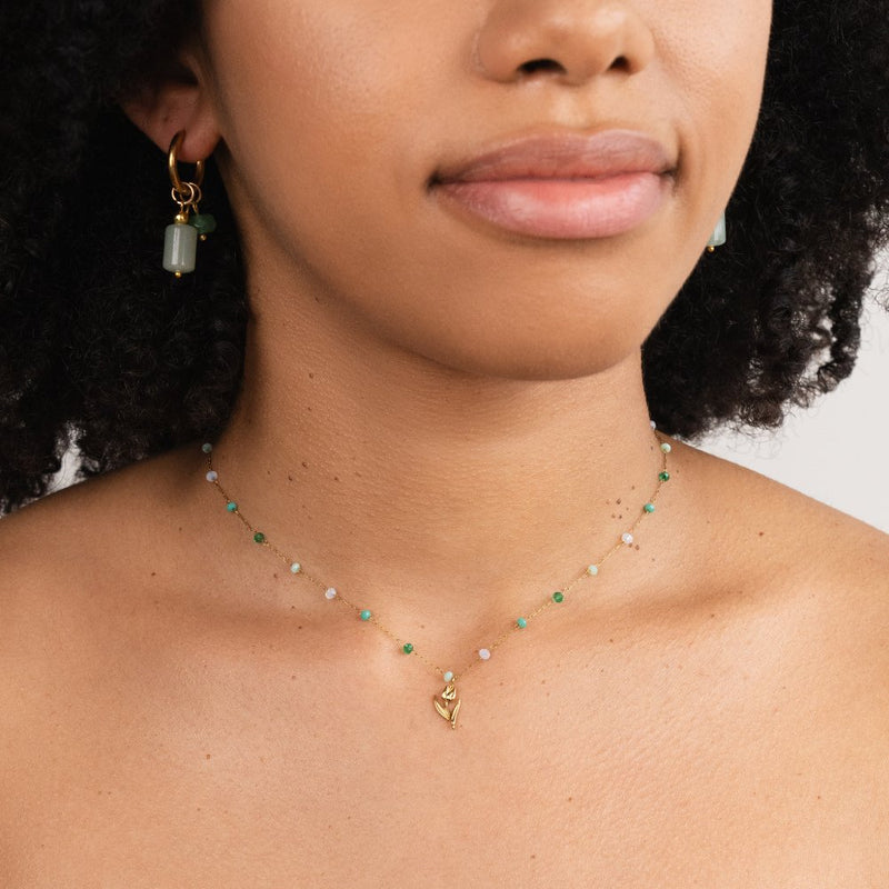 Anneliese – Goldene Kette mit glatter Schlangenstruktur.