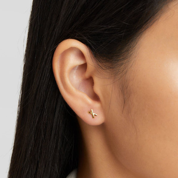 Liesel – Goldene Ohrstecker in Astform.