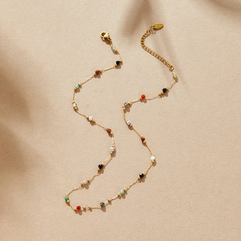 Helmina – Bunte Goldkette mit Emaille-Akzenten.