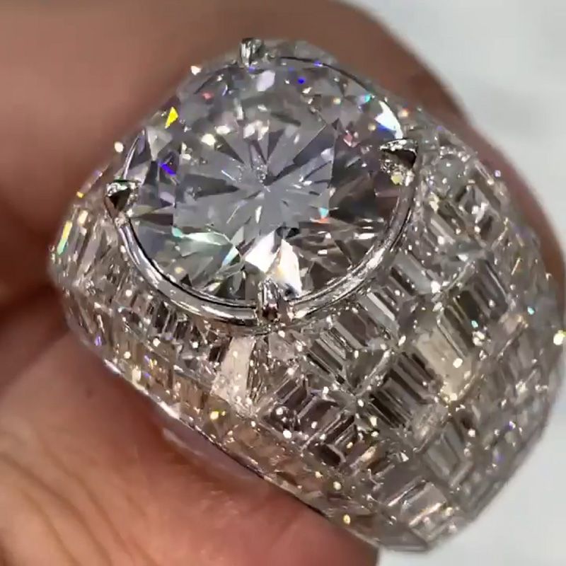 Anna-Lena – Silberner Diamantring mit klassischem Rundschliff.