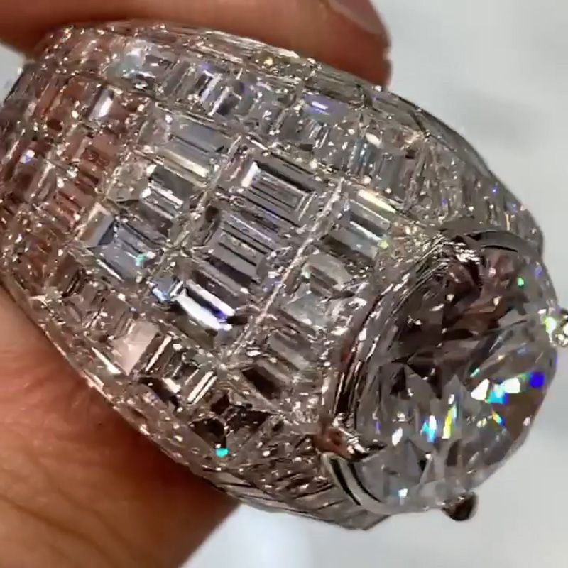 Anna-Lena – Silberner Diamantring mit klassischem Rundschliff.