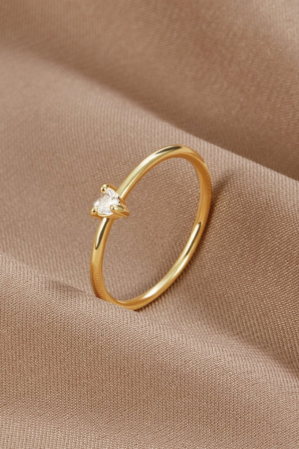 Leonie – Schlichter Goldring mit glatter Oberfläche.