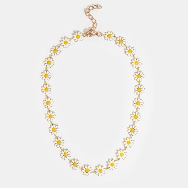 Alina – Dezente Kette mit kleinen Anhängern.