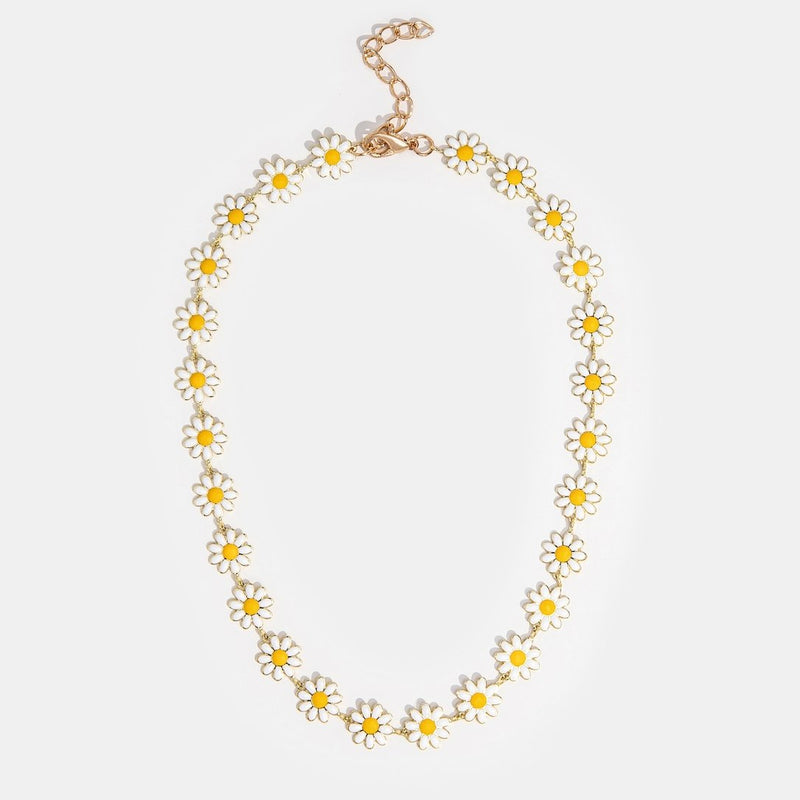 Alina – Dezente Kette mit kleinen Anhängern.